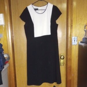 Jones New York Black and White Midi Dress Gently Worn
